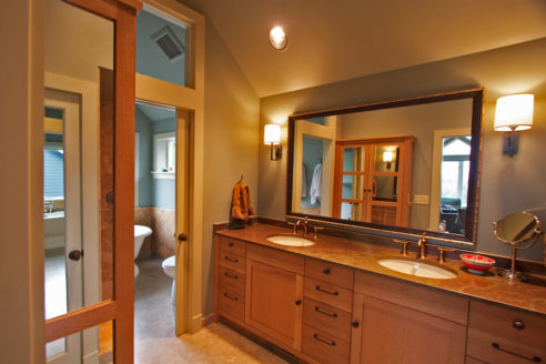 Mirrored Cabinet at Bathroom Entry