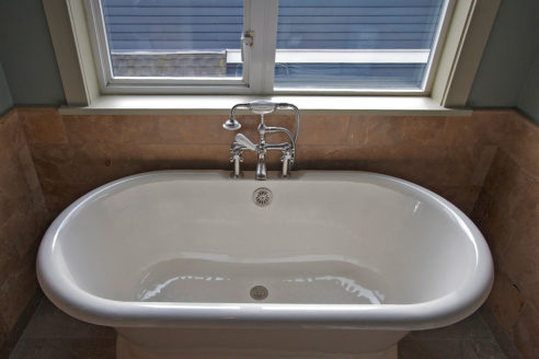 Traditional Footed Tub